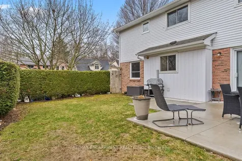 1 Parkway Place Hamilton ON L9H 6K3
