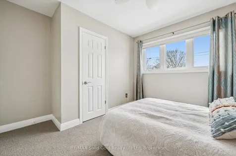 390 Dumfries Avenue Waterloo ON N2H 2G1