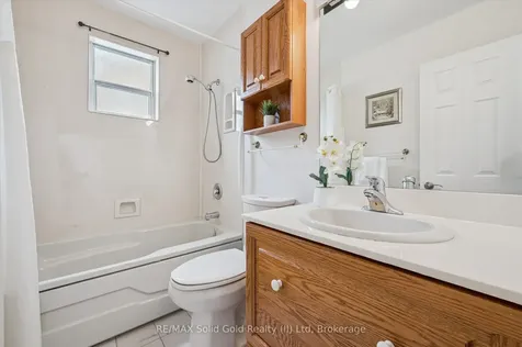 390 Dumfries Avenue Waterloo ON N2H 2G1