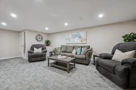 390 Dumfries Avenue Waterloo ON N2H 2G1