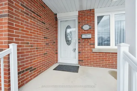 390 Dumfries Avenue Waterloo ON N2H 2G1