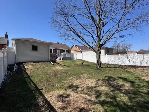 390 Dumfries Avenue Waterloo ON N2H 2G1