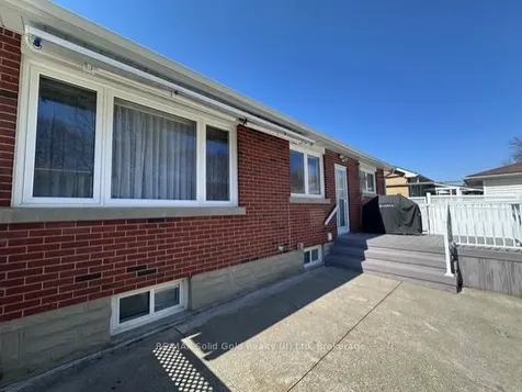 390 Dumfries Avenue Waterloo ON N2H 2G1
