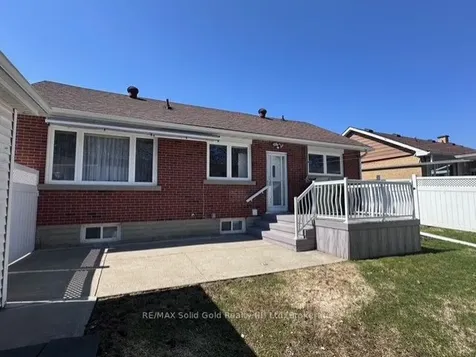 390 Dumfries Avenue Waterloo ON N2H 2G1