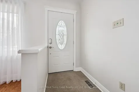 390 Dumfries Avenue Waterloo ON N2H 2G1