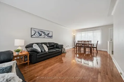 390 Dumfries Avenue Waterloo ON N2H 2G1