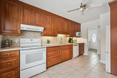 390 Dumfries Avenue Waterloo ON N2H 2G1