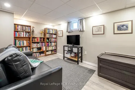 662 7th Avenue E Owen Sound ON N4K 2X8