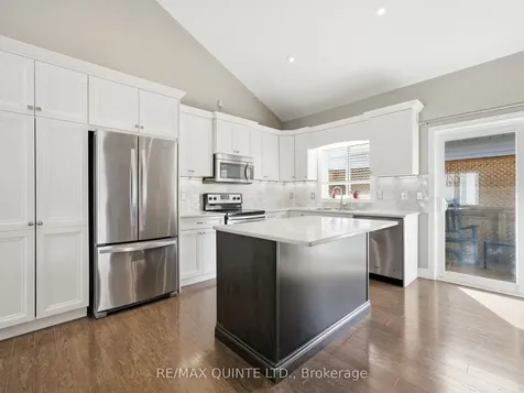 18 Deacon Place Belleville ON K8P 0E9
