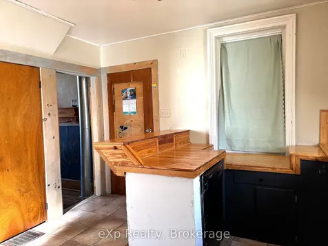 28 Queen Street W Brockton ON N0G 1S0