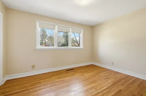 58 Lowrey Avenue S Cambridge ON N1R 4Z6
