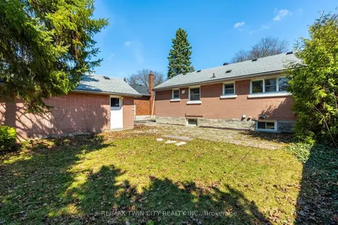 58 Lowrey Avenue S Cambridge ON N1R 4Z6