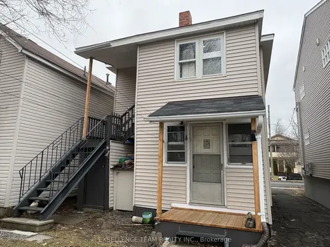230-230A Carleton Street W Cornwall ON K6H 4X4