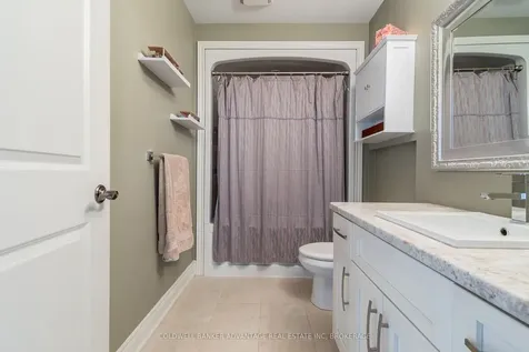 135 Forest Ridge Court Welland ON L3C 0C2