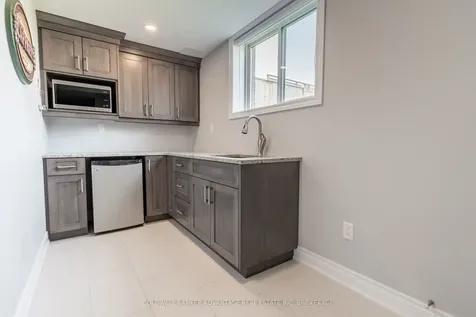 135 Forest Ridge Court Welland ON L3C 0C2