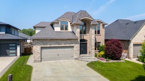 135 Forest Ridge Court Welland ON L3C 0C2