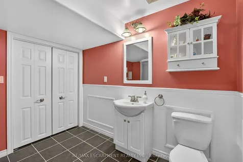 12 Courtney Crescent Welland ON L3C 7H9