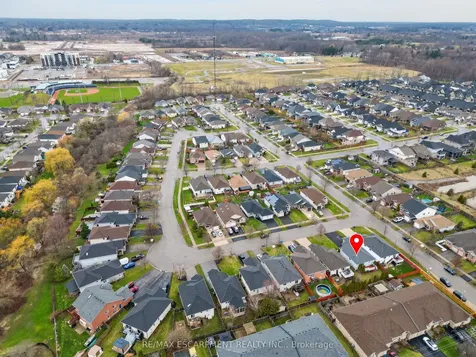 12 Courtney Crescent Welland ON L3C 7H9