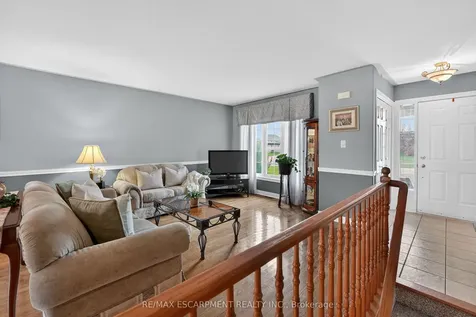 12 Courtney Crescent Welland ON L3C 7H9