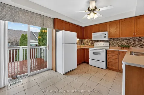 12 Courtney Crescent Welland ON L3C 7H9