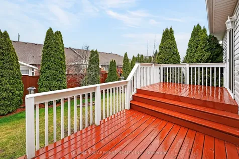 12 Courtney Crescent Welland ON L3C 7H9