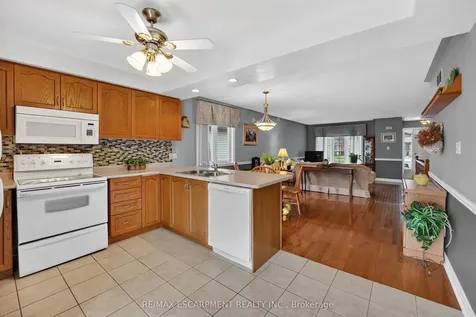 12 Courtney Crescent Welland ON L3C 7H9