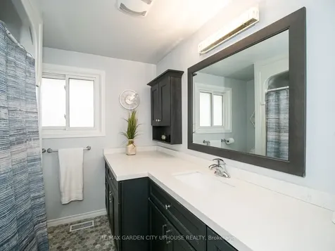 46 Strathcona Drive St. Catharines ON L2M 2B1