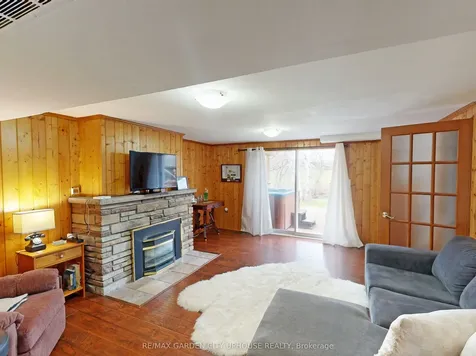 46 Strathcona Drive St. Catharines ON L2M 2B1