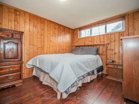 46 Strathcona Drive St. Catharines ON L2M 2B1