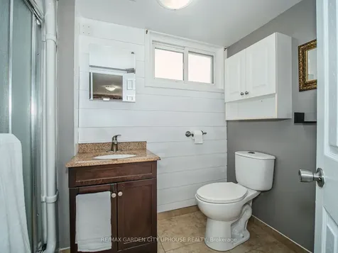 46 Strathcona Drive St. Catharines ON L2M 2B1