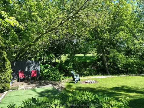46 Strathcona Drive St. Catharines ON L2M 2B1