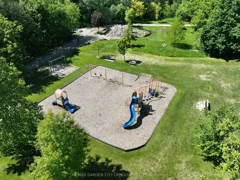 46 Strathcona Drive St. Catharines ON L2M 2B1