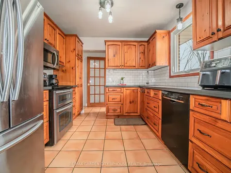 46 Strathcona Drive St. Catharines ON L2M 2B1