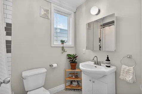 262 Britannia Avenue Hamilton ON L8H 1X8