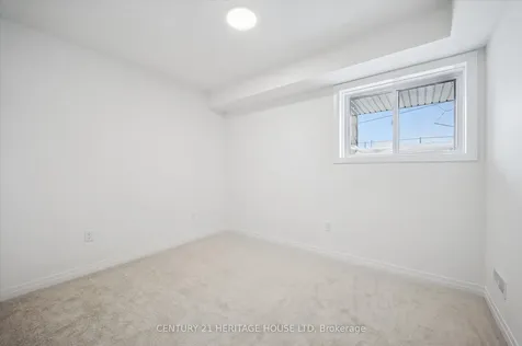 525 Erinbrook Drive Kitchener ON N2E 0L4