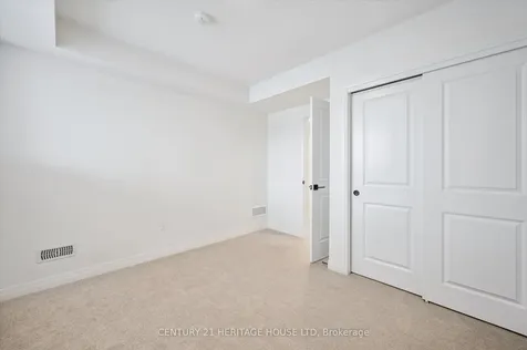 525 Erinbrook Drive Kitchener ON N2E 0L4