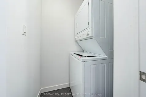 125 Shoreview Place Hamilton ON L8E 0K3