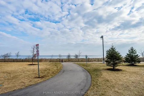 125 Shoreview Place Hamilton ON L8E 0K3