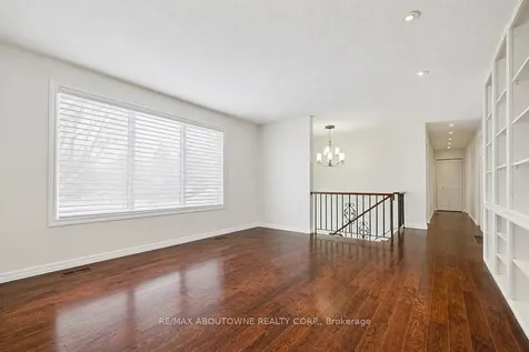 25 Bannisdale Way Hamilton ON L0R 1H2