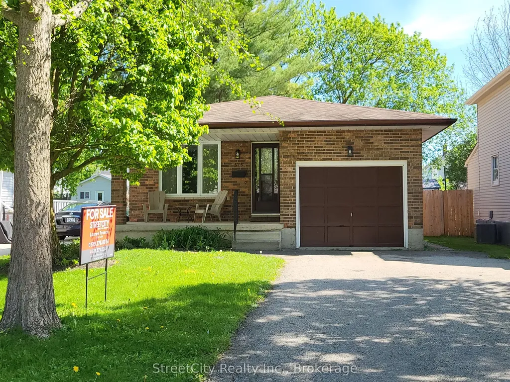 525 Albert Street E Stratford ON N5A 3L6