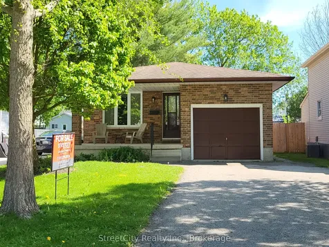 525 Albert Street E Stratford ON N5A 3L6