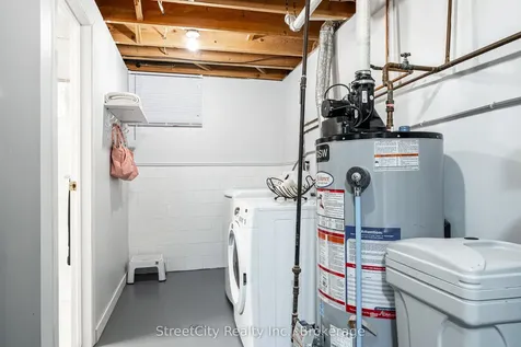 525 Albert Street E Stratford ON N5A 3L6