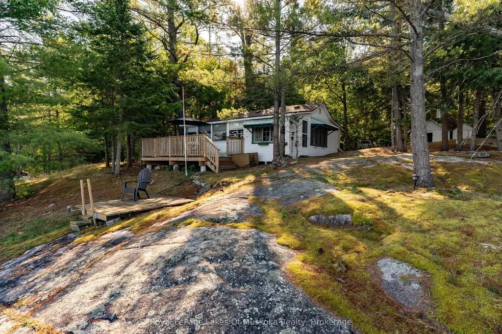 1010 Tara Lane Gravenhurst ON P0E 1N0