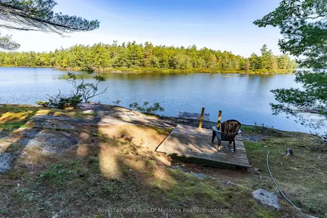 1010 Tara Lane Gravenhurst ON P0E 1N0