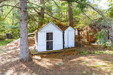 1010 Tara Lane Gravenhurst ON P0E 1N0