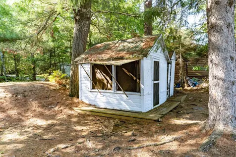 1010 Tara Lane Gravenhurst ON P0E 1N0