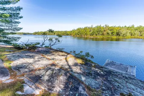 1010 Tara Lane Gravenhurst ON P0E 1N0
