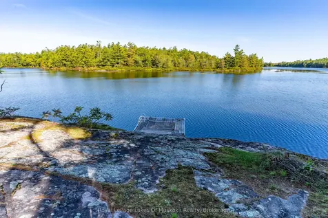 1010 Tara Lane Gravenhurst ON P0E 1N0