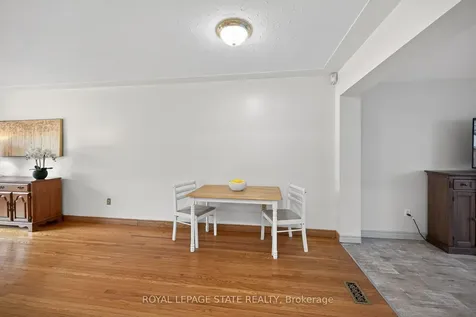 19 Burfield Avenue Hamilton ON L8T 2J8