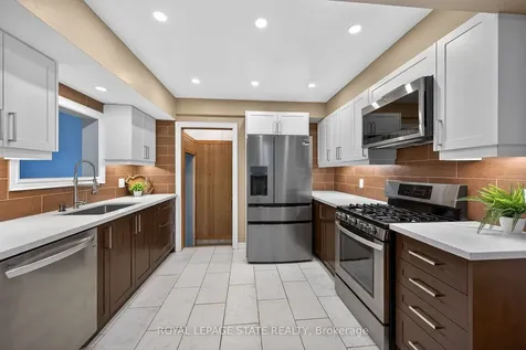 19 Burfield Avenue Hamilton ON L8T 2J8